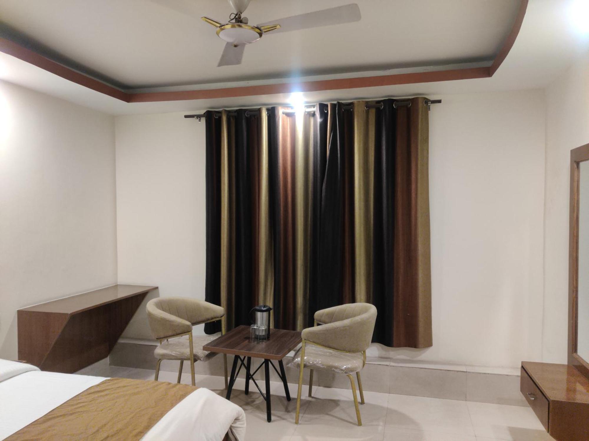 Hotel Hv Nahan Exterior photo