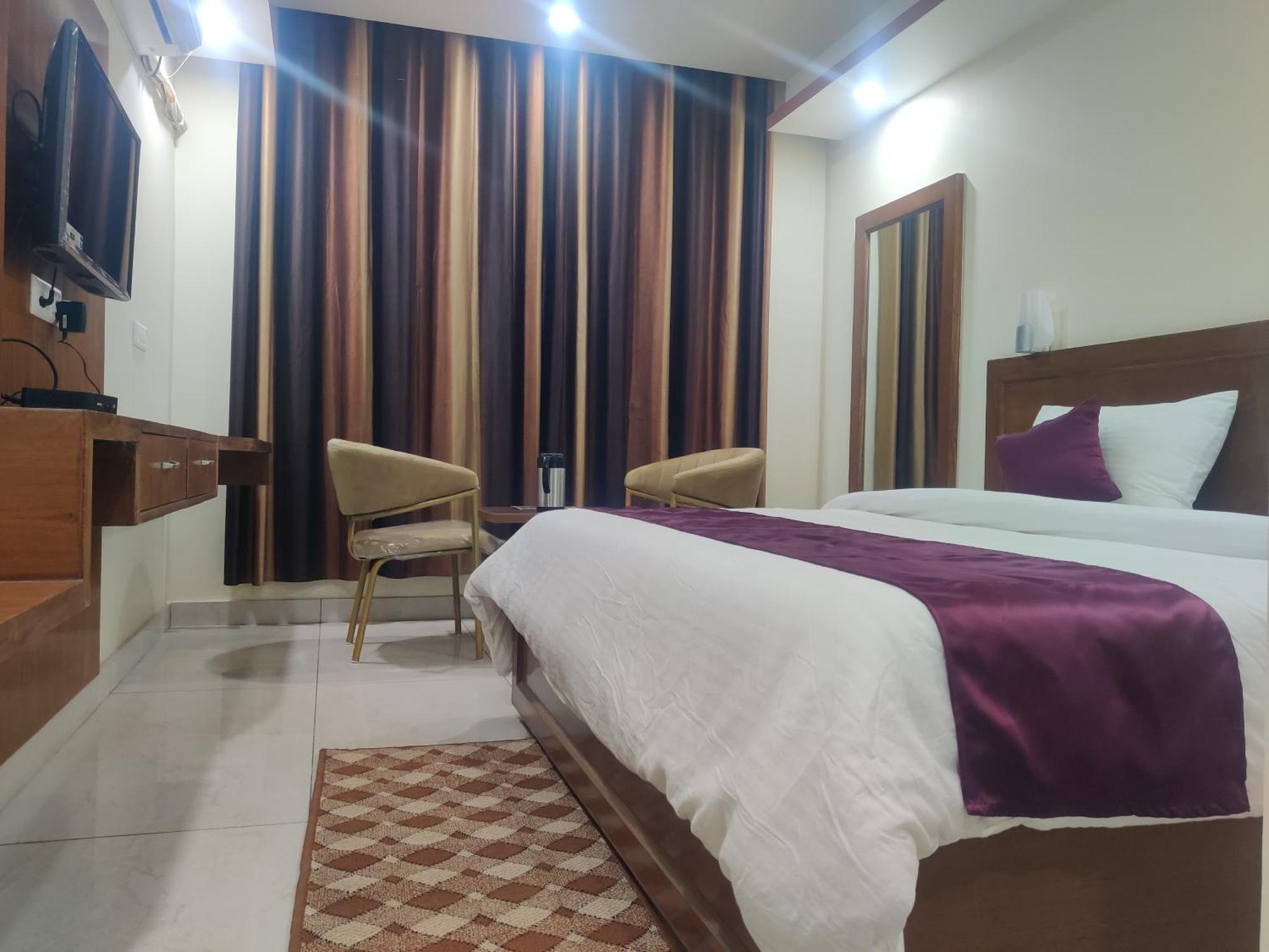 Hotel Hv Nahan Exterior photo